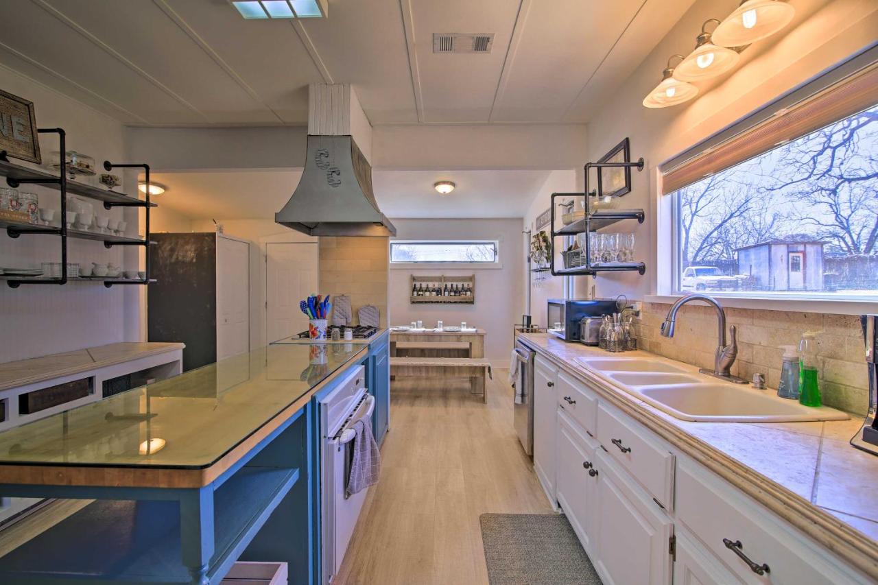 Texas Home With Backyard Oasis, Walk To Main St Fredericksburg Eksteriør billede